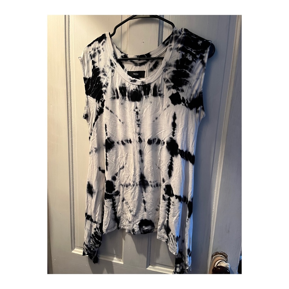 Black and white oversized tshirt